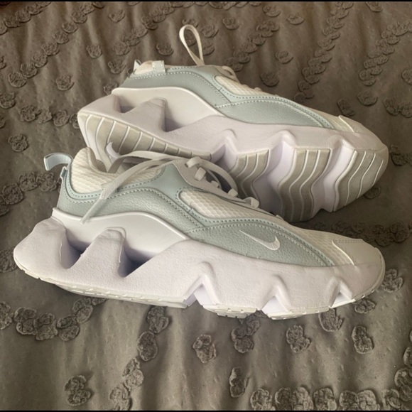 Nike Ryz 365 II Women's Sneaker Shoe Limited Edition Athletic White CU4874-105 - Picture 5 of 5